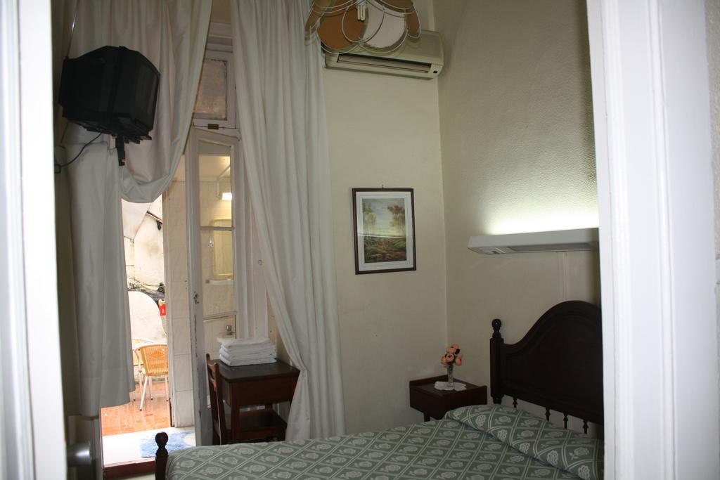 Pensao Residencial Estrela Do Mondego Otel Lisboa Oda fotoğraf